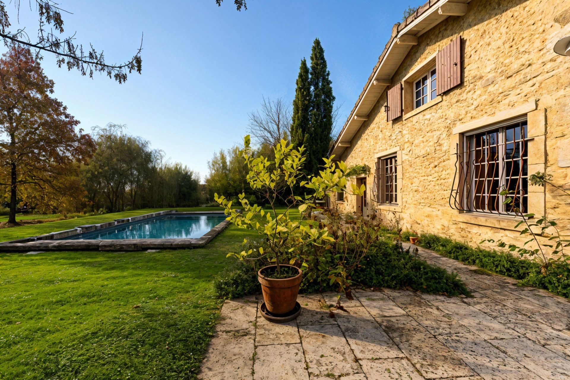 luxury house 7 Rooms for sale on LANGON (33210)