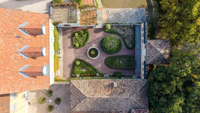 mansion 30 Rooms for sale on NICE (06000)