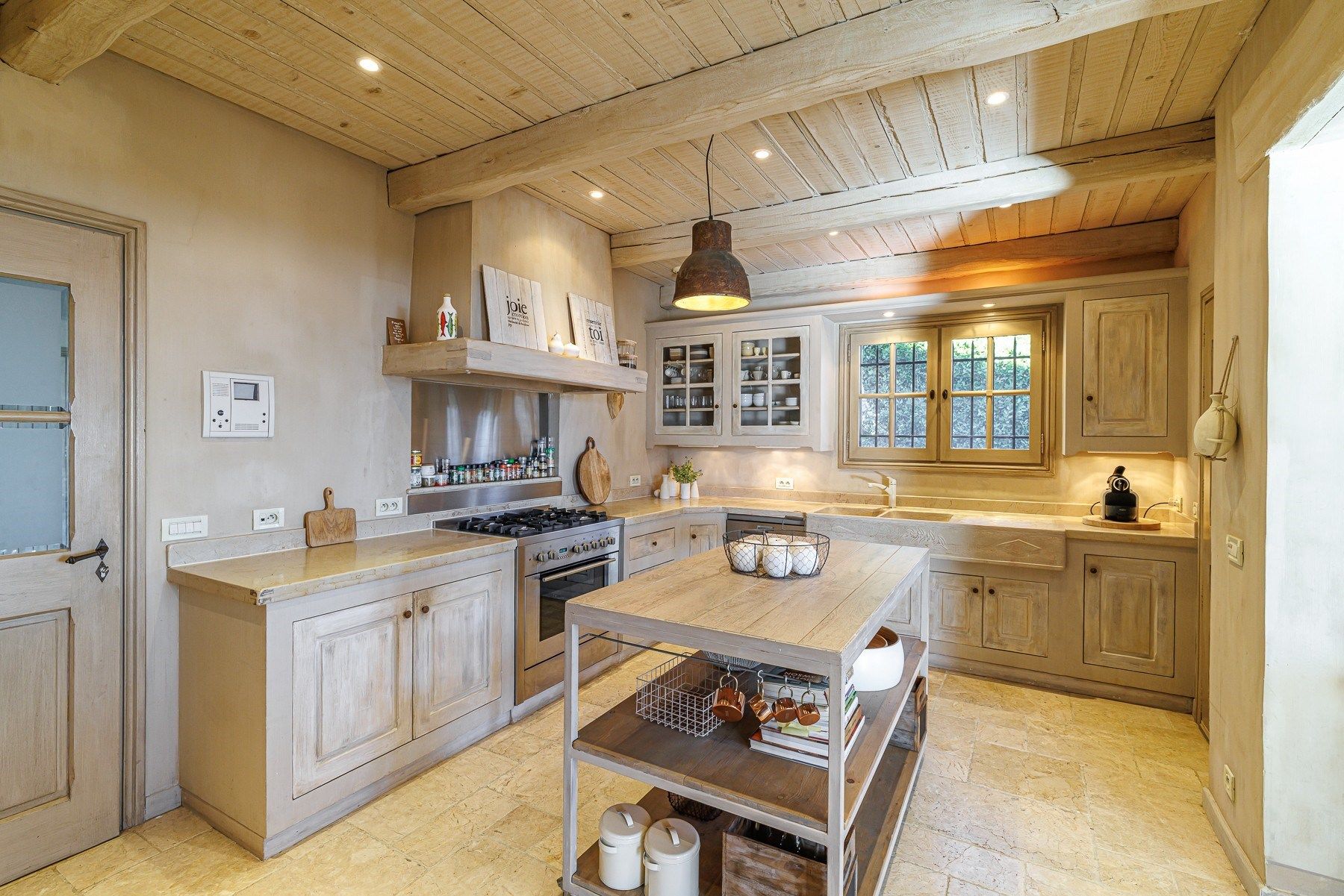 bastide 7 Rooms for sale on VENCE (06140)
