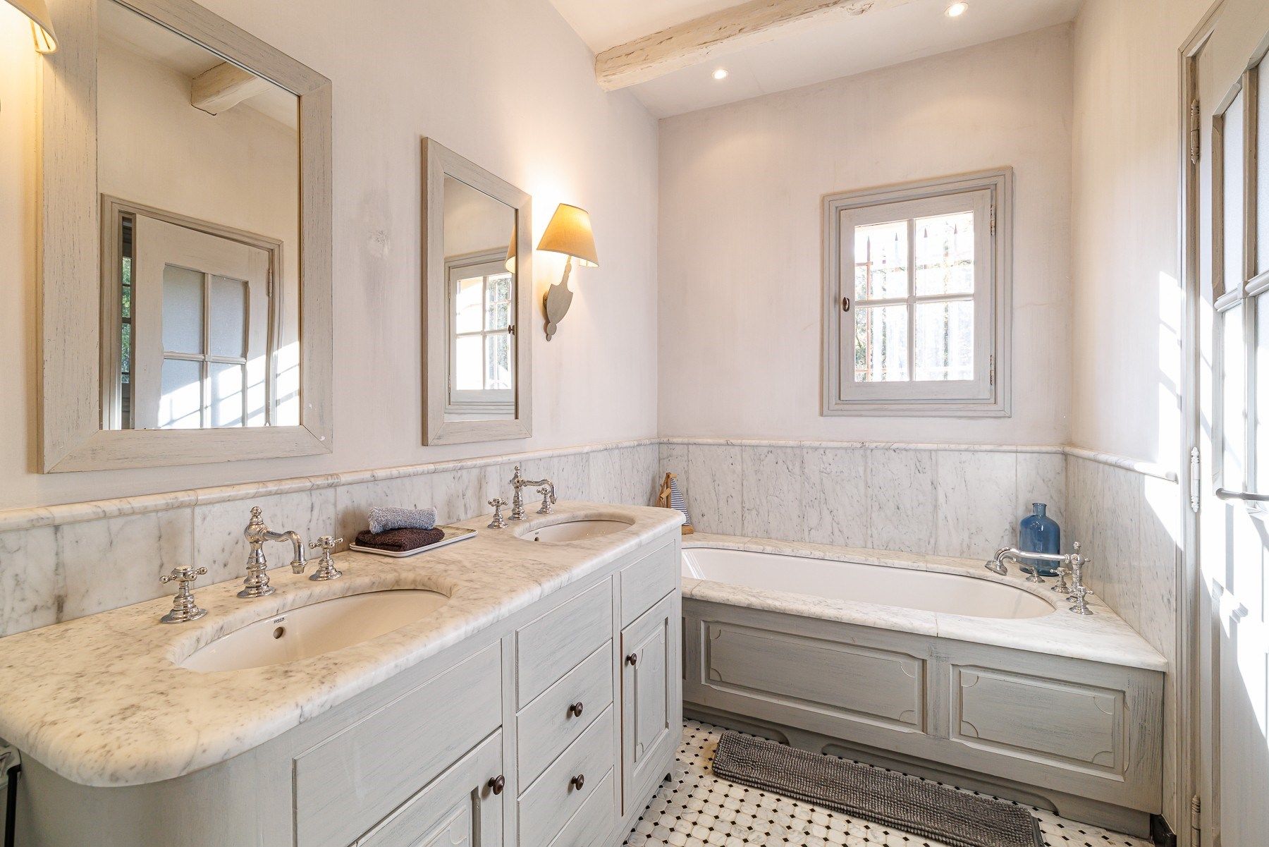 bastide 7 Rooms for sale on VENCE (06140)