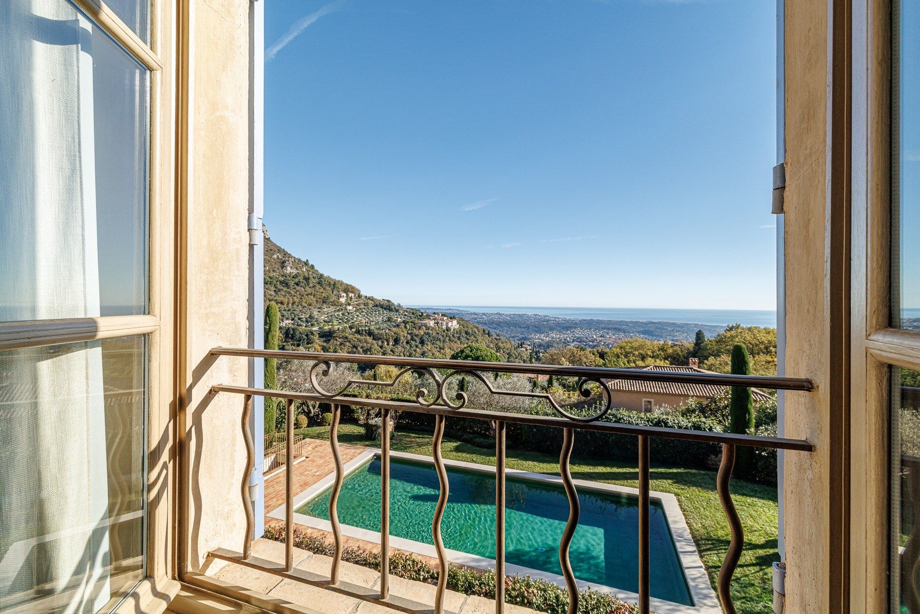 bastide 7 Rooms for sale on VENCE (06140)