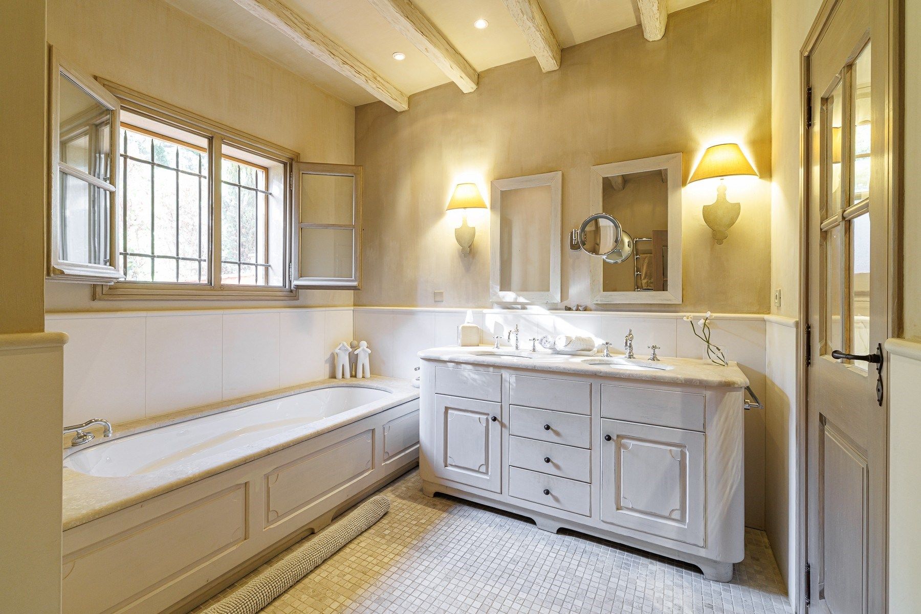 bastide 7 Rooms for sale on VENCE (06140)