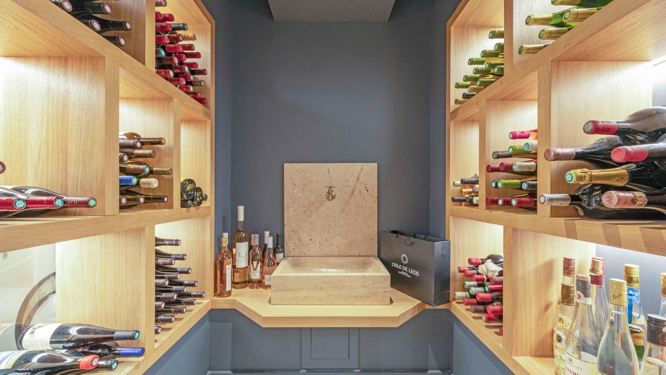 luxury villa 5 Rooms for sale on STE MAXIME (83120)