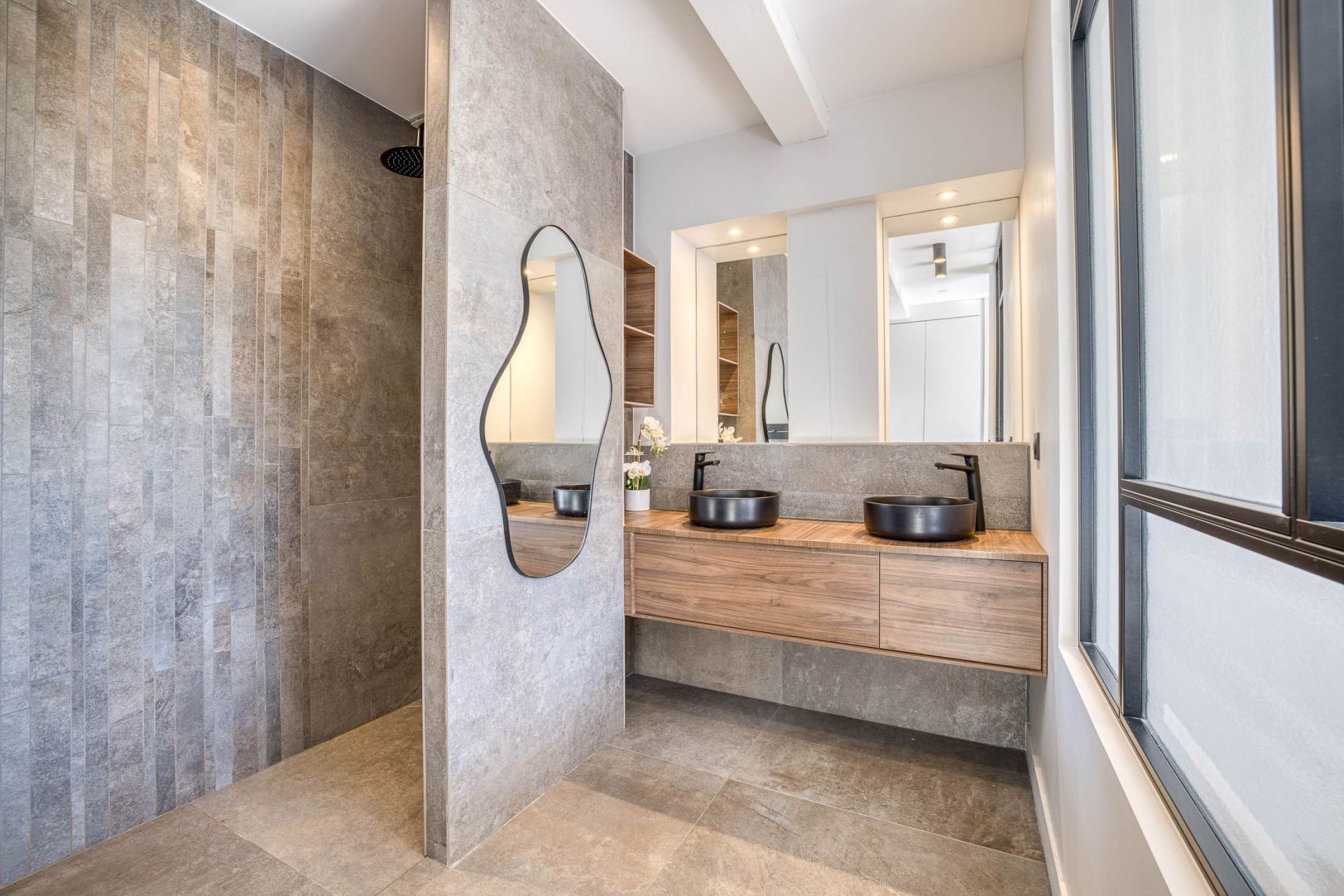 luxury house 7 Rooms for sale on ANNECY (74940)