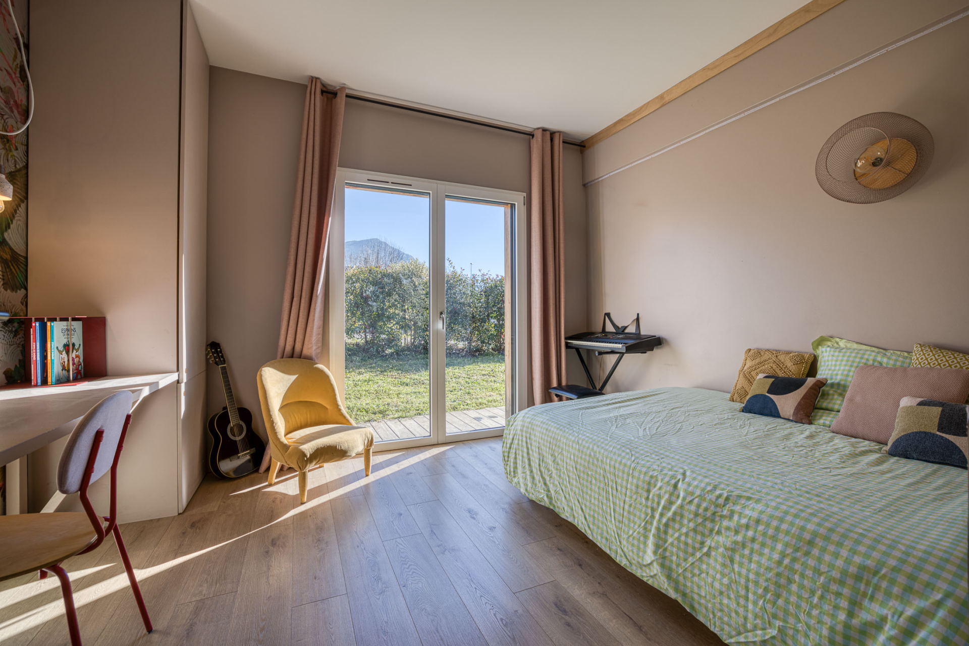 luxury house 7 Rooms for sale on ANNECY (74940)