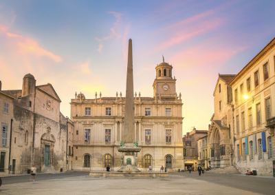 Sale Building Arles 455 m²