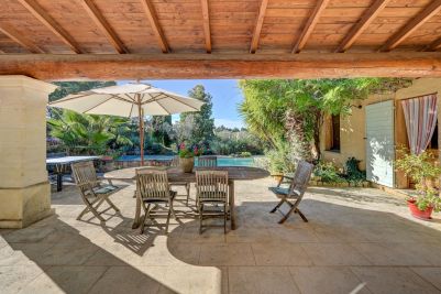 Vente Maison de luxe Arles 8 Pièces 196 m²