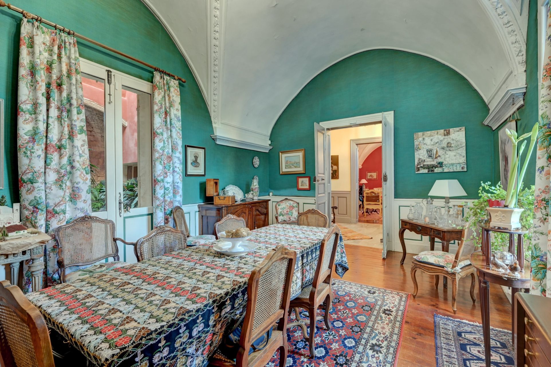 hôtel particulier 10 Pièces en vente sur ARLES (13200)