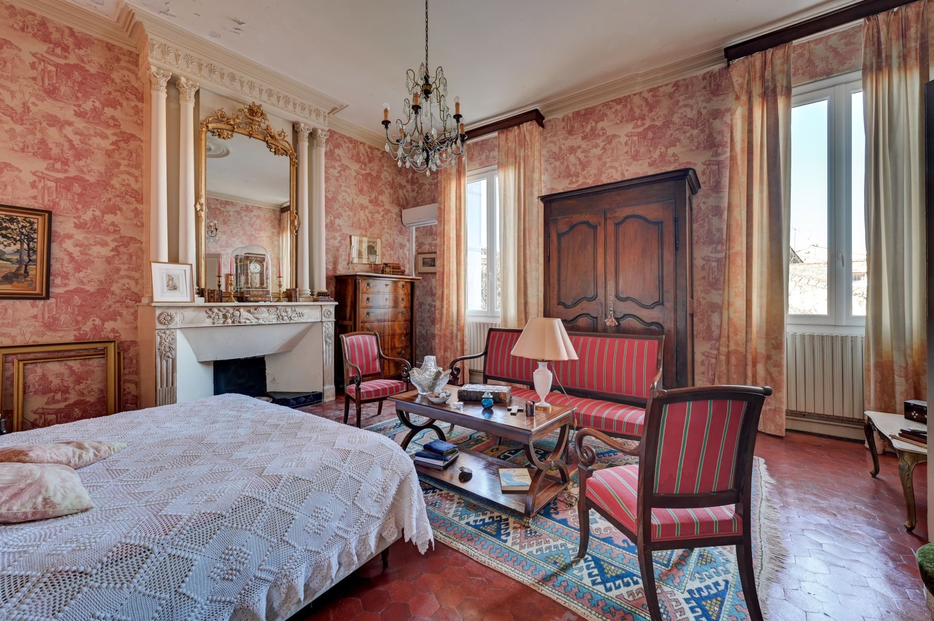 hôtel particulier 10 Pièces en vente sur ARLES (13200)