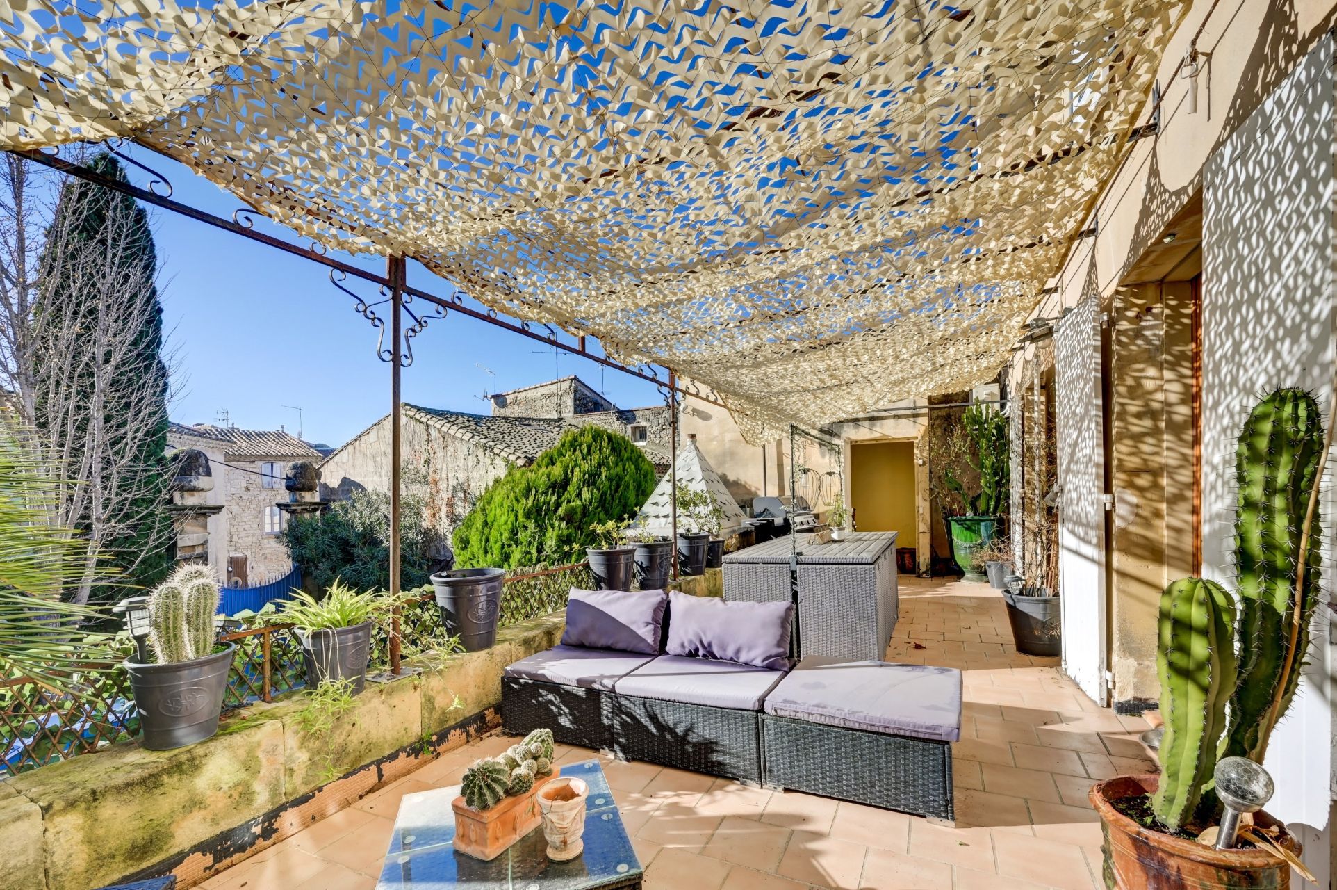 hôtel particulier 10 Pièces en vente sur ARLES (13200)