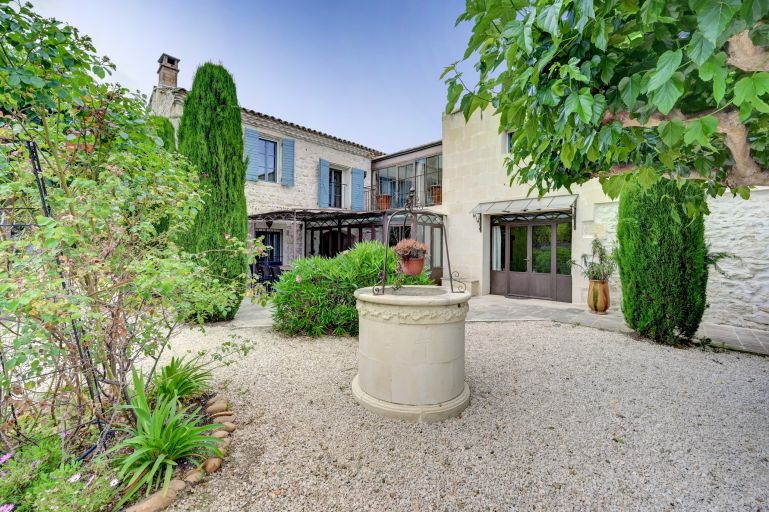 maison de luxe 11 Pièces en vente sur BELLEGARDE (30127)