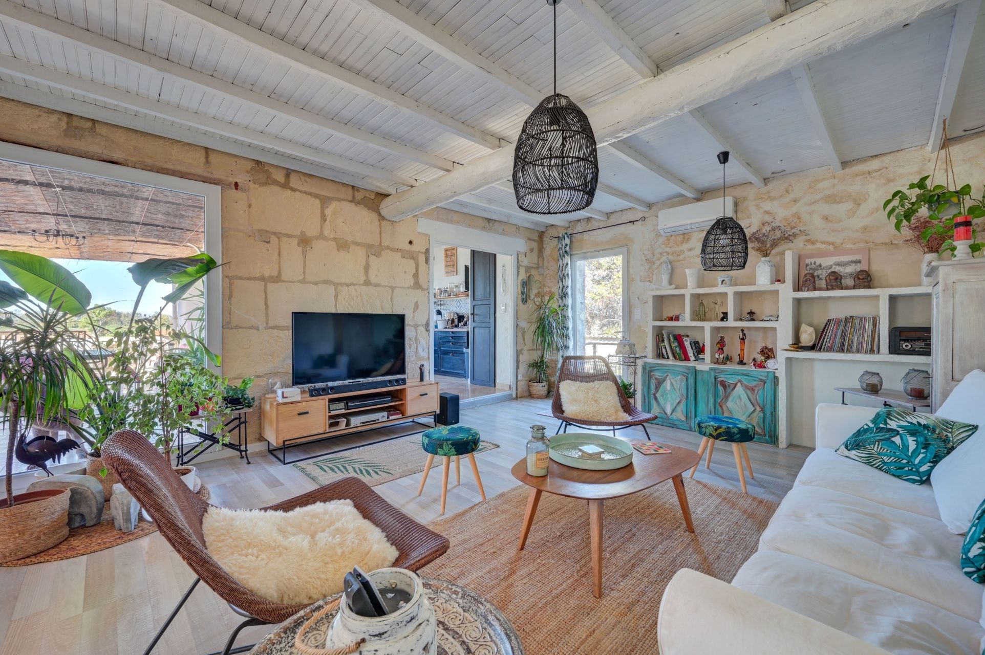 luxury property 14 Rooms for sale on ARLES (13200)