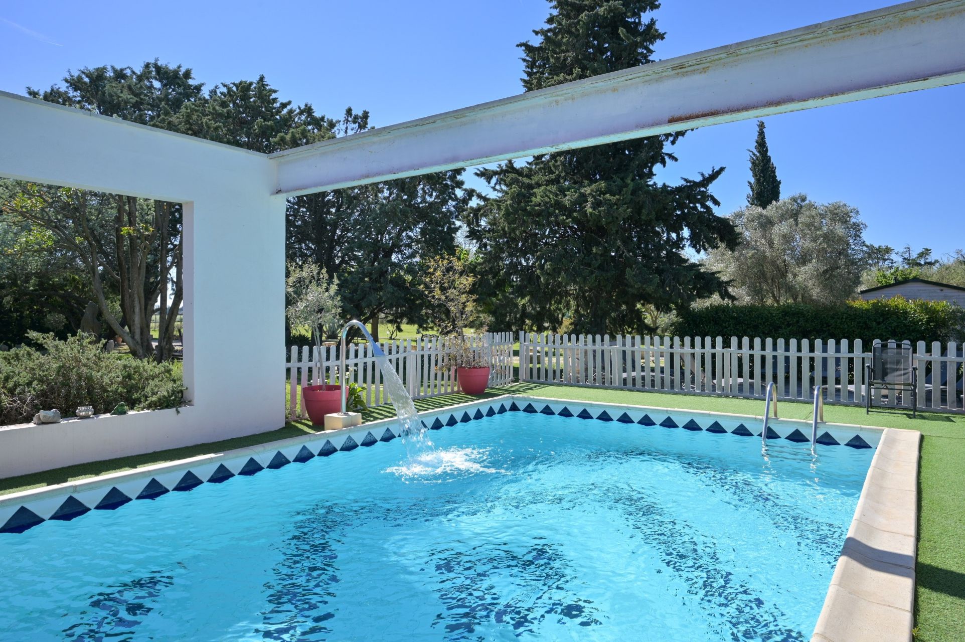 luxury property 14 Rooms for sale on ARLES (13200)