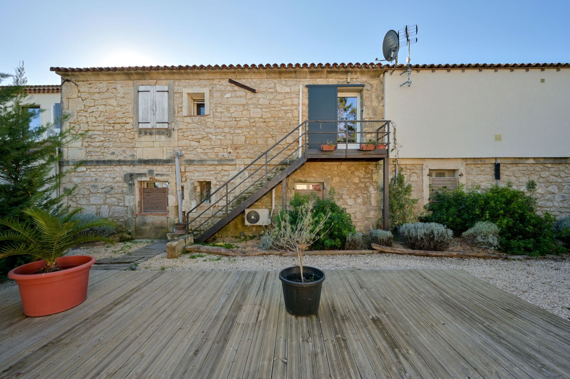 luxury property 14 Rooms for sale on ARLES (13200)