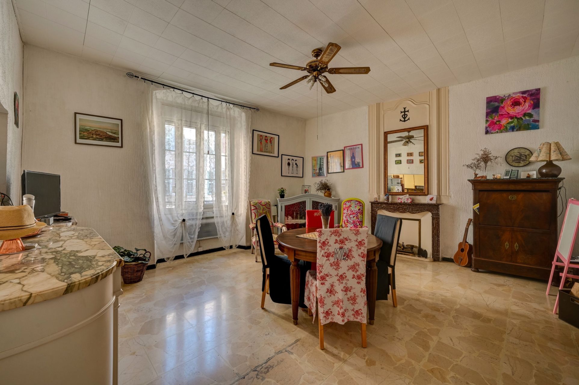 building for sale on ARLES (13200)