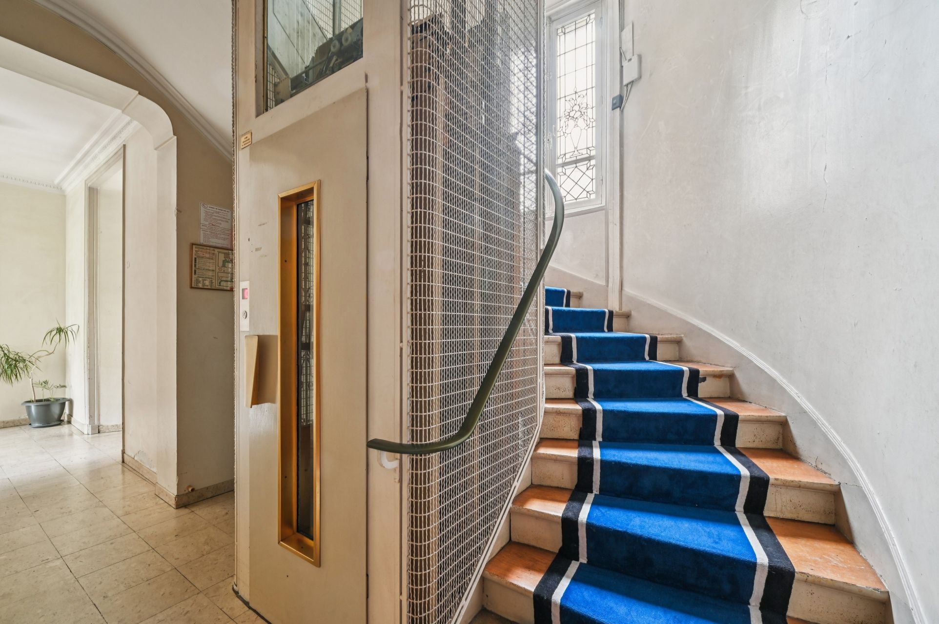 luxury apartment 8 Rooms for sale on PARIS (75016)