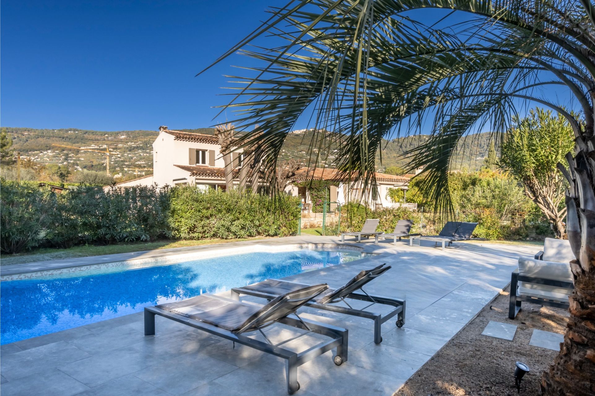 luxury villa 8 Rooms for sale on PEYMEINADE (06530)