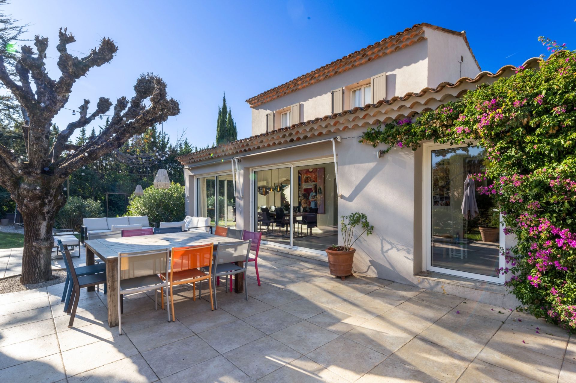 luxury villa 8 Rooms for sale on PEYMEINADE (06530)