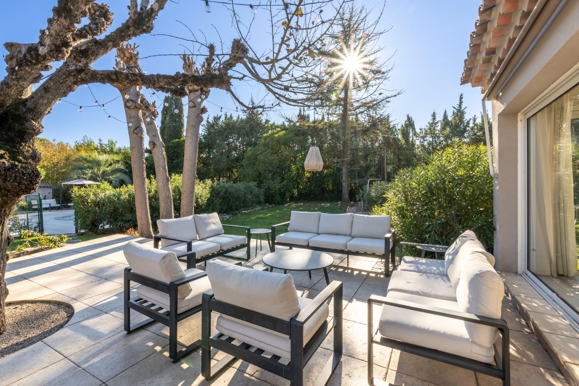 luxury villa 8 Rooms for sale on PEYMEINADE (06530)