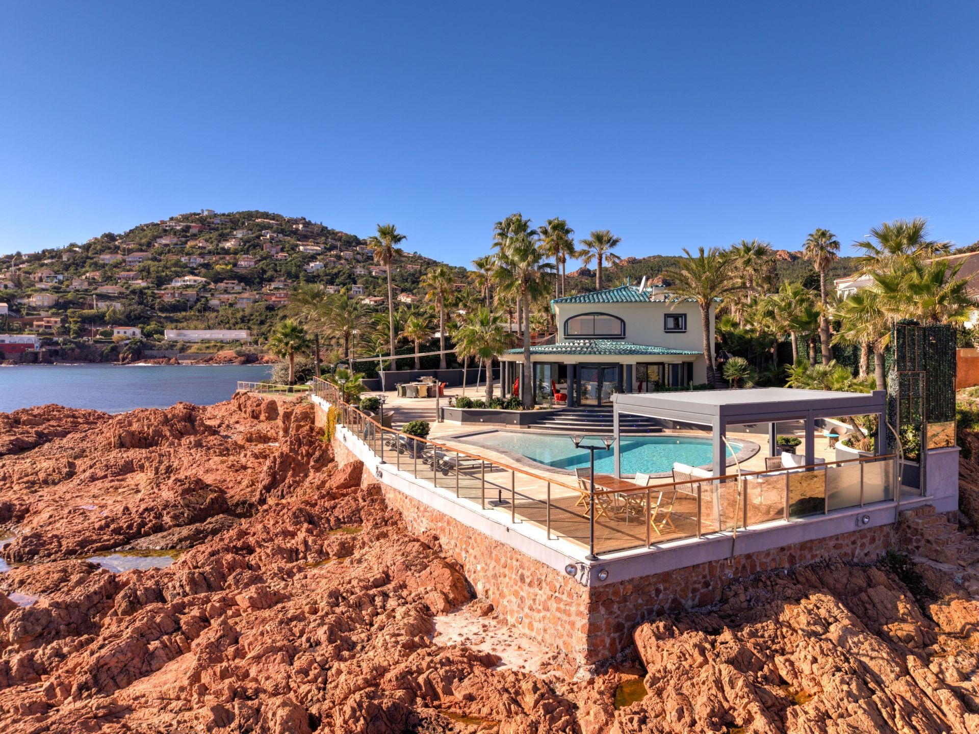 villa de luxe 4 Pièces en vente sur ST RAPHAEL (83700)