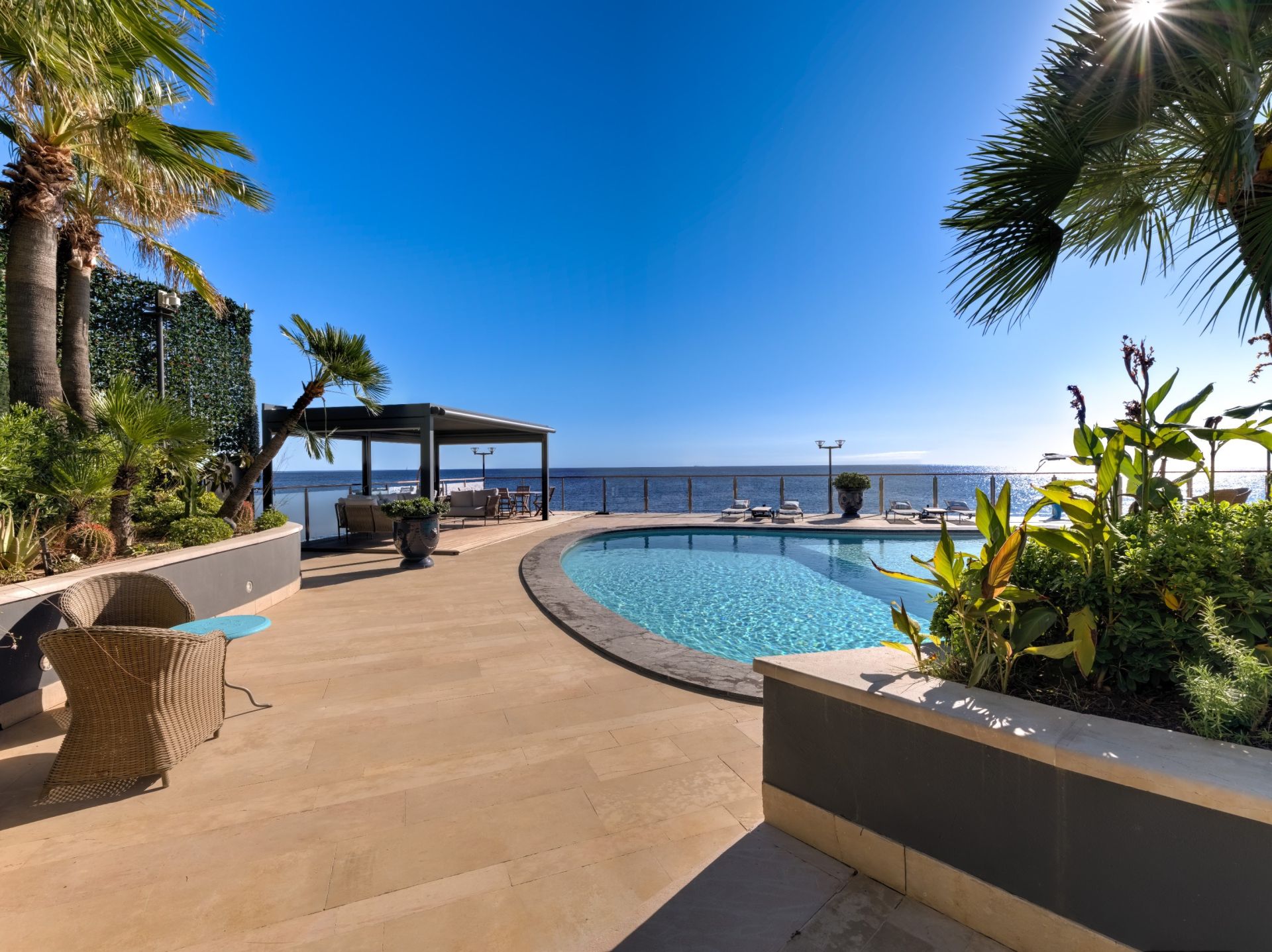 contemporary house 4 Rooms for sale on ST RAPHAEL (83700)