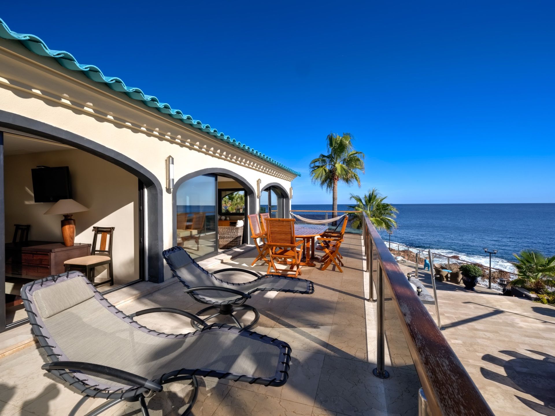 contemporary house 4 Rooms for sale on ST RAPHAEL (83700)