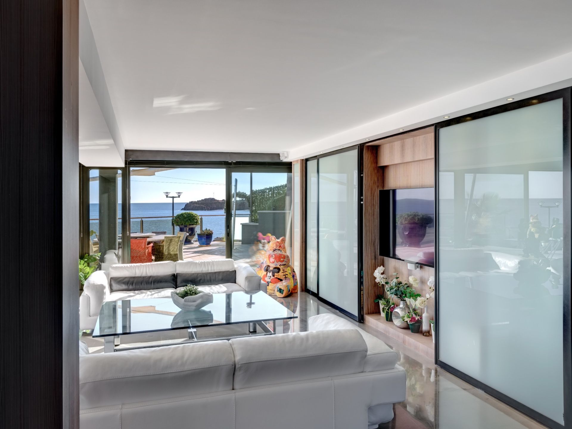 contemporary house 4 Rooms for sale on ST RAPHAEL (83700)