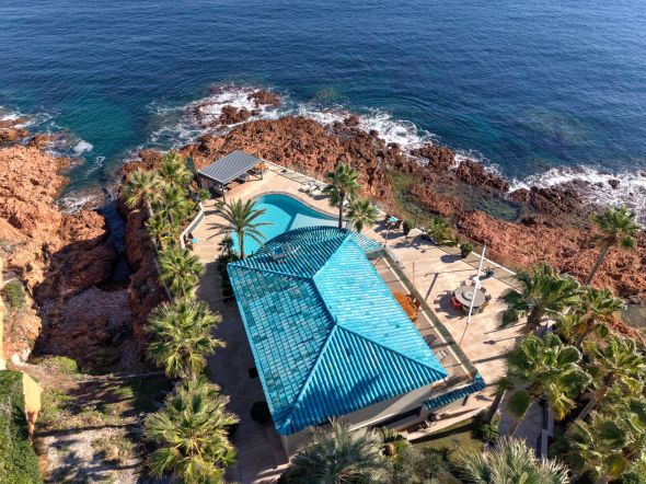 contemporary house 4 Rooms for sale on ST RAPHAEL (83700)