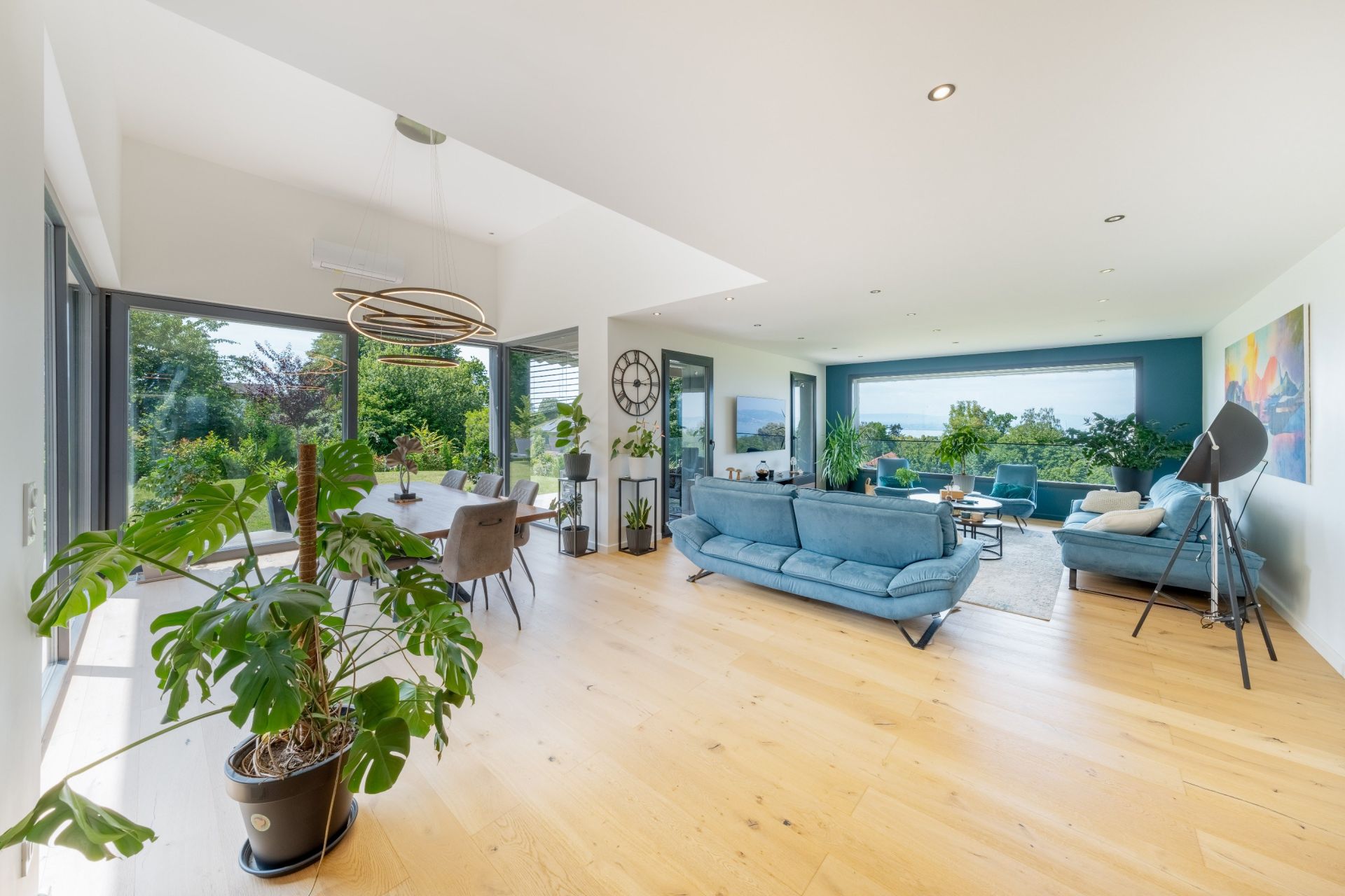 luxury house 7 Rooms for sale on NEUVECELLE (74500)