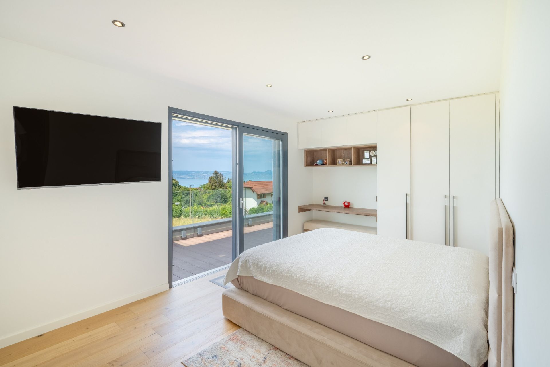 luxury house 7 Rooms for sale on NEUVECELLE (74500)