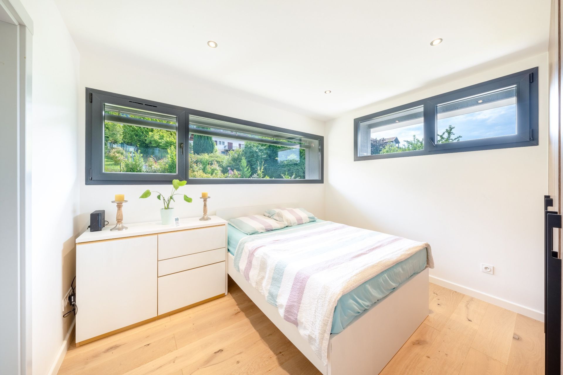 luxury house 7 Rooms for sale on NEUVECELLE (74500)