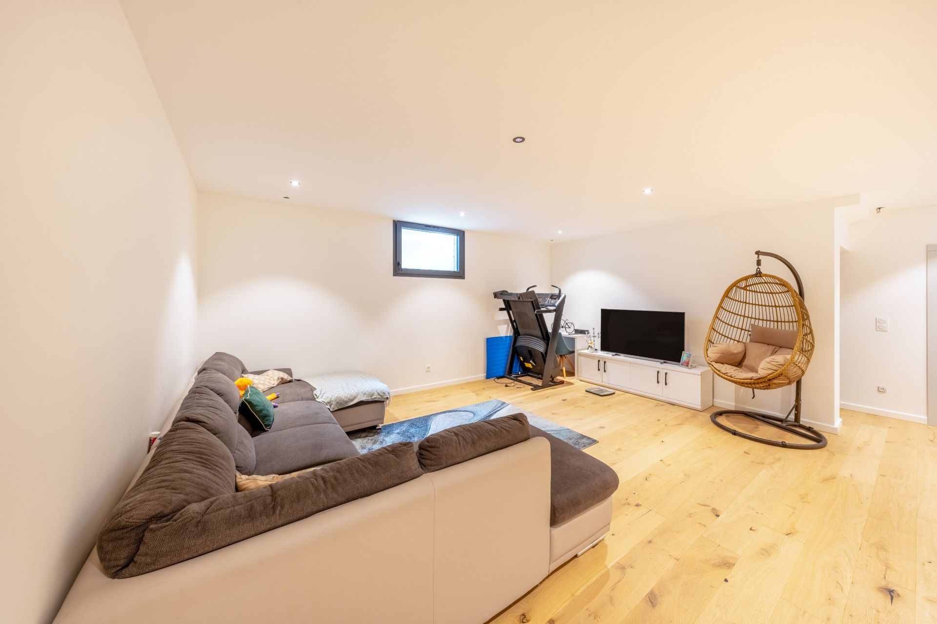 luxury house 7 Rooms for sale on NEUVECELLE (74500)