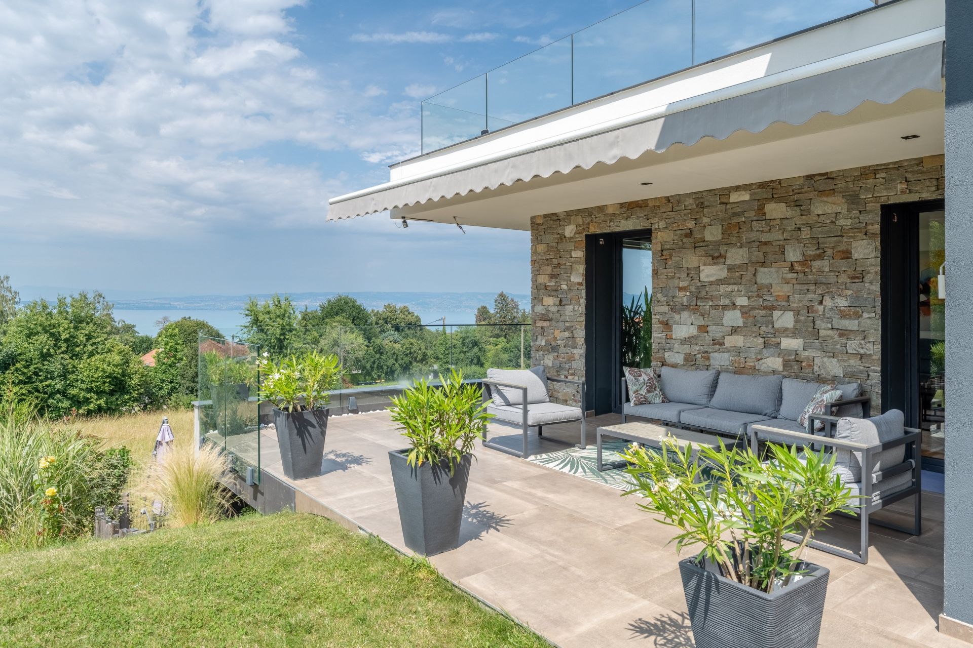 luxury house 7 Rooms for sale on NEUVECELLE (74500)