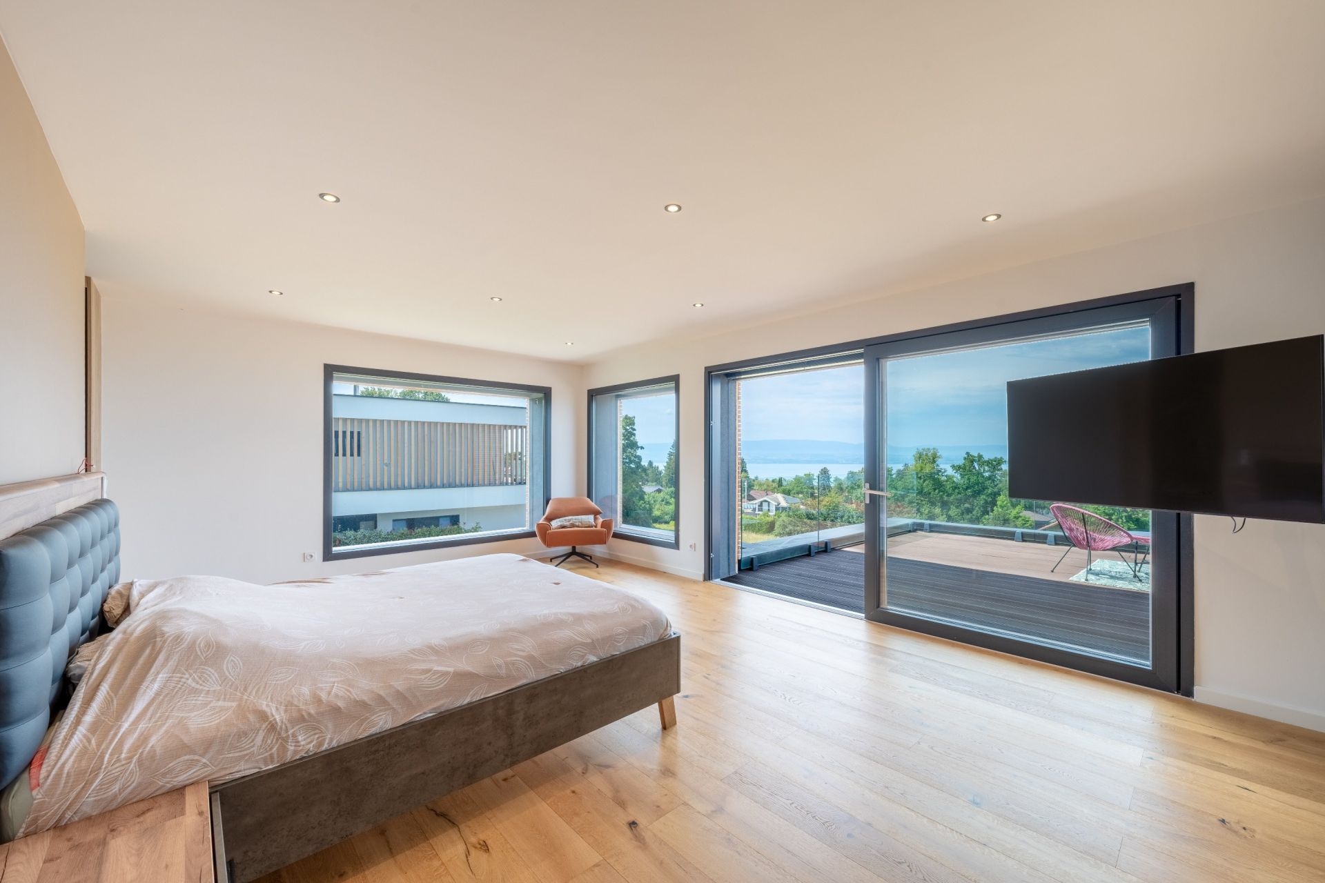 luxury house 7 Rooms for sale on NEUVECELLE (74500)