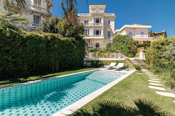 mansion (hôtel particulier) 17 Rooms for sale on NICE (06000)