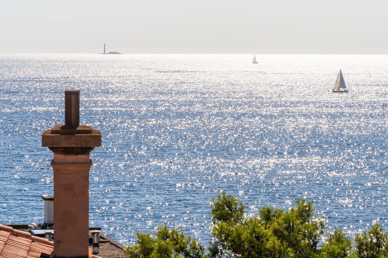 luxury house 5 Rooms for rent on MARSEILLE (13007)