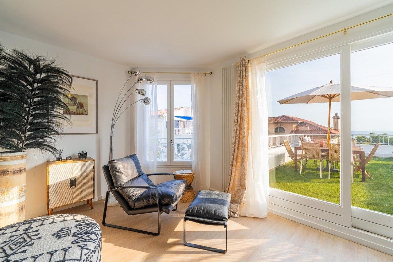 luxury house 5 Rooms for rent on MARSEILLE (13007)