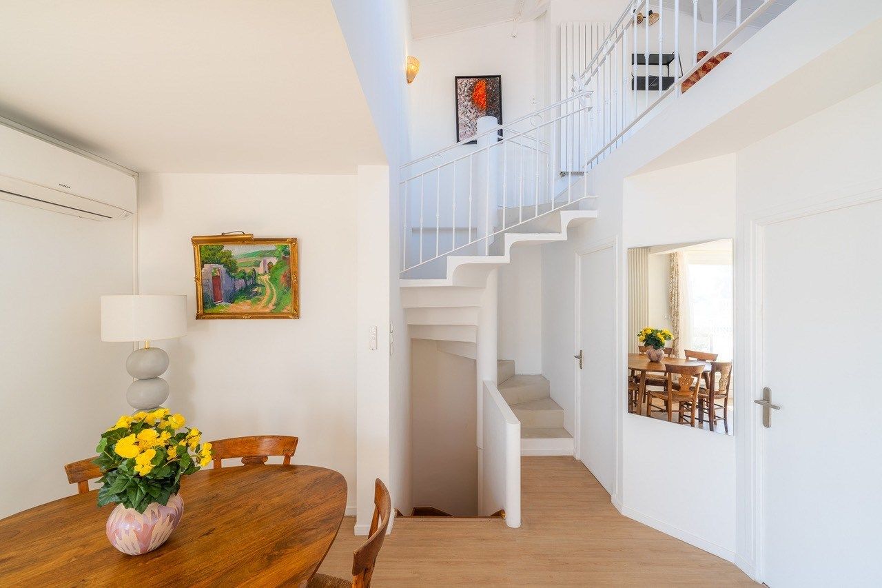 luxury house 5 Rooms for rent on MARSEILLE (13007)