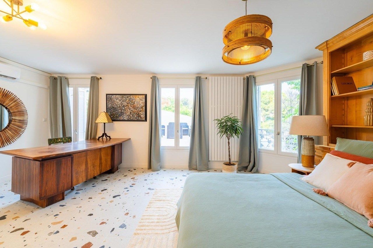 luxury house 5 Rooms for rent on MARSEILLE (13007)