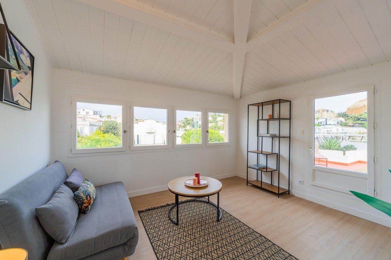 luxury house 5 Rooms for rent on MARSEILLE (13007)