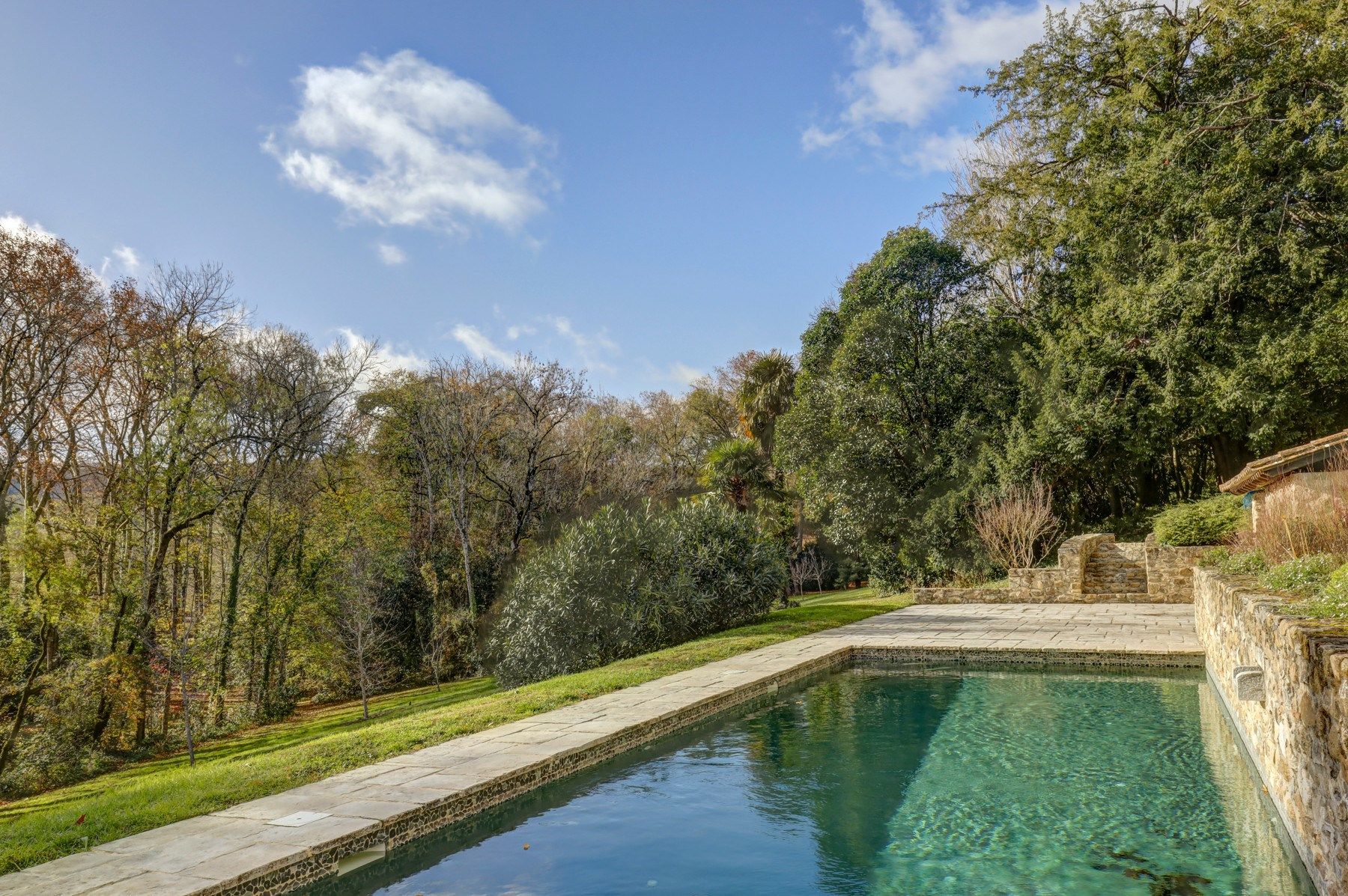 luxury house 12 Rooms for sale on PUYLAURENS (81700)