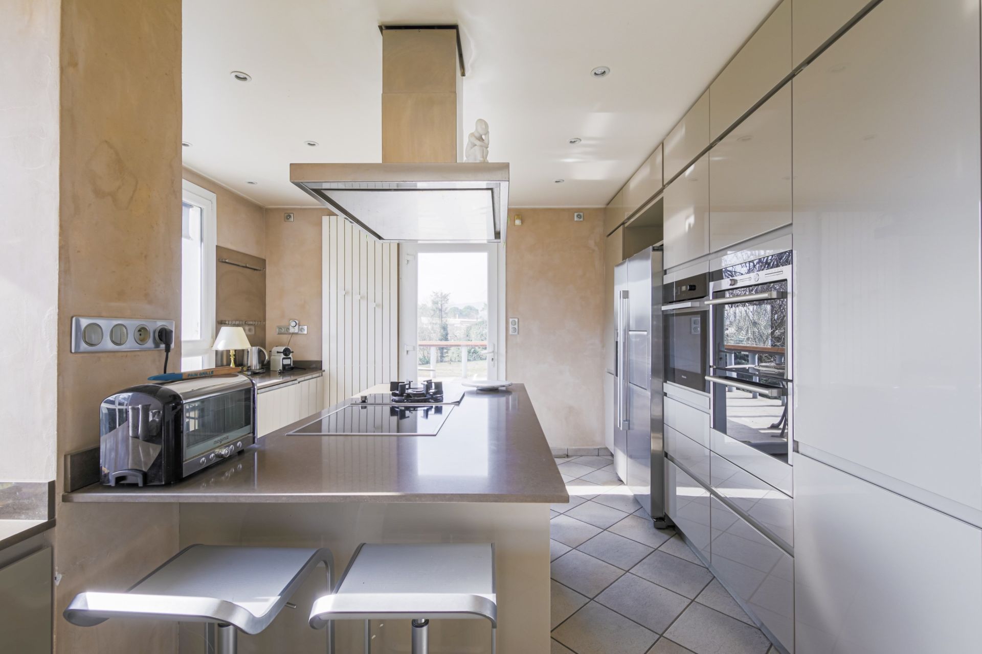 luxury house 10 Rooms for sale on GRENOBLE (38000)