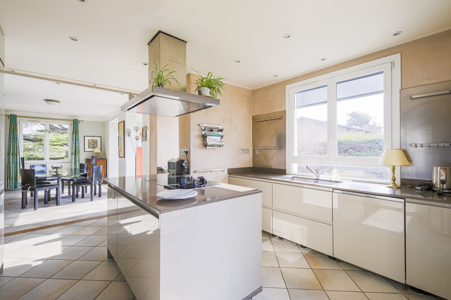 luxury house 10 Rooms for sale on GRENOBLE (38000)