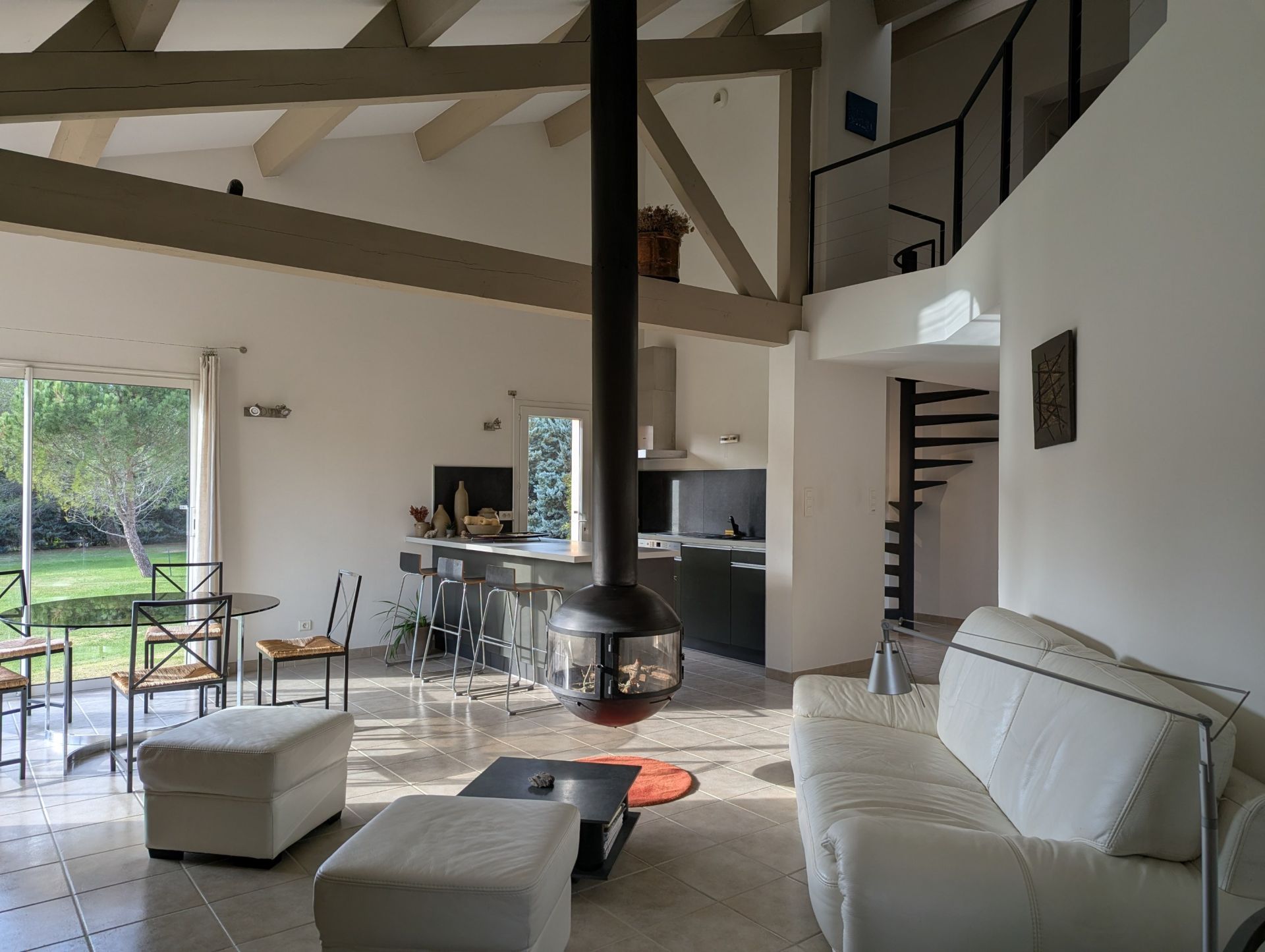 luxury villa 10 Rooms for sale on UZES (30700)