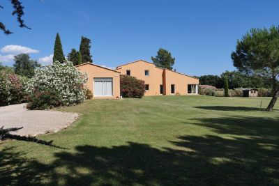 Sale Luxury villa Uzès 10 Rooms 189 m²