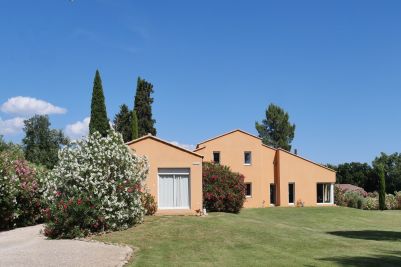 Vente Villa de luxe Uzès 10&nbsp;Pièces 189&nbsp;m²