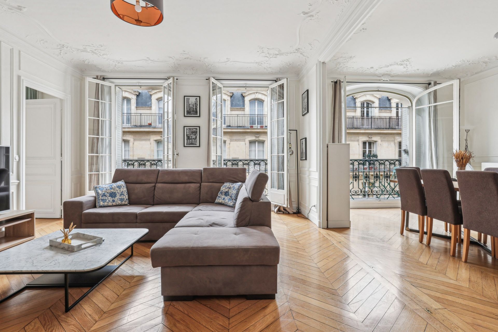 luxury apartment 5 Rooms for sale on PARIS (75016)