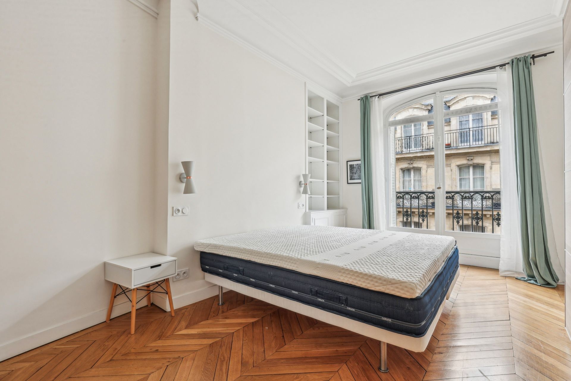 luxury apartment 5 Rooms for sale on PARIS (75016)