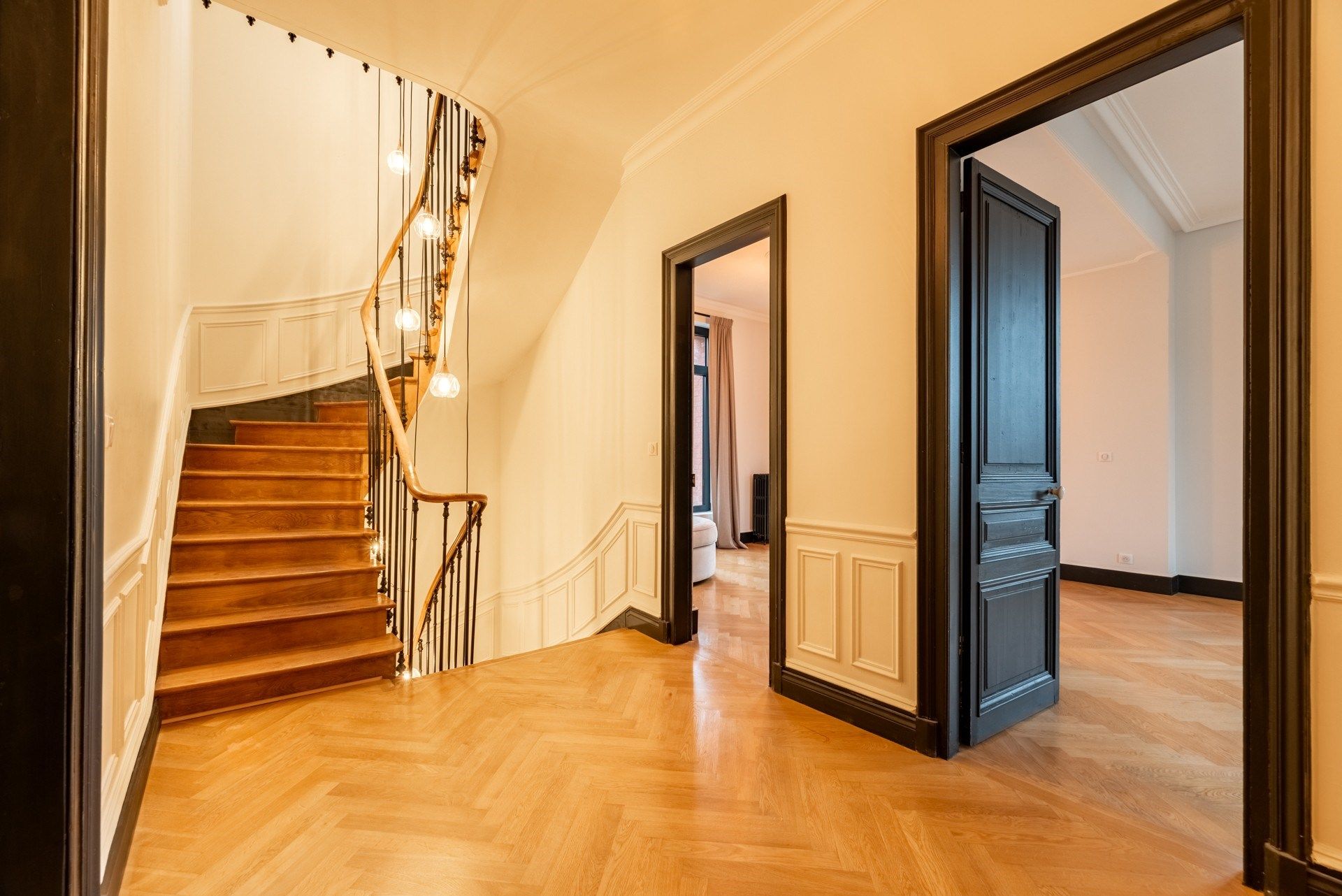 luxury house 8 Rooms for sale on ROUEN (76000)