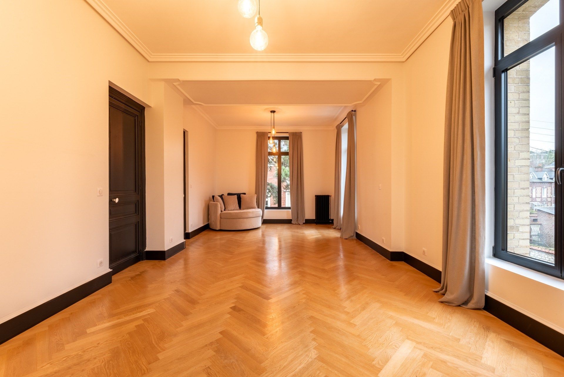 luxury house 8 Rooms for sale on ROUEN (76000)